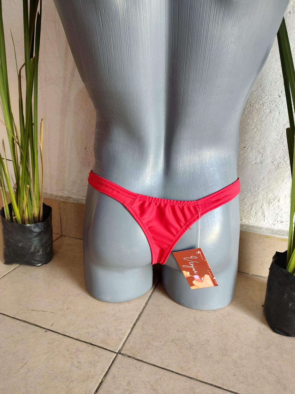 Tanga Red